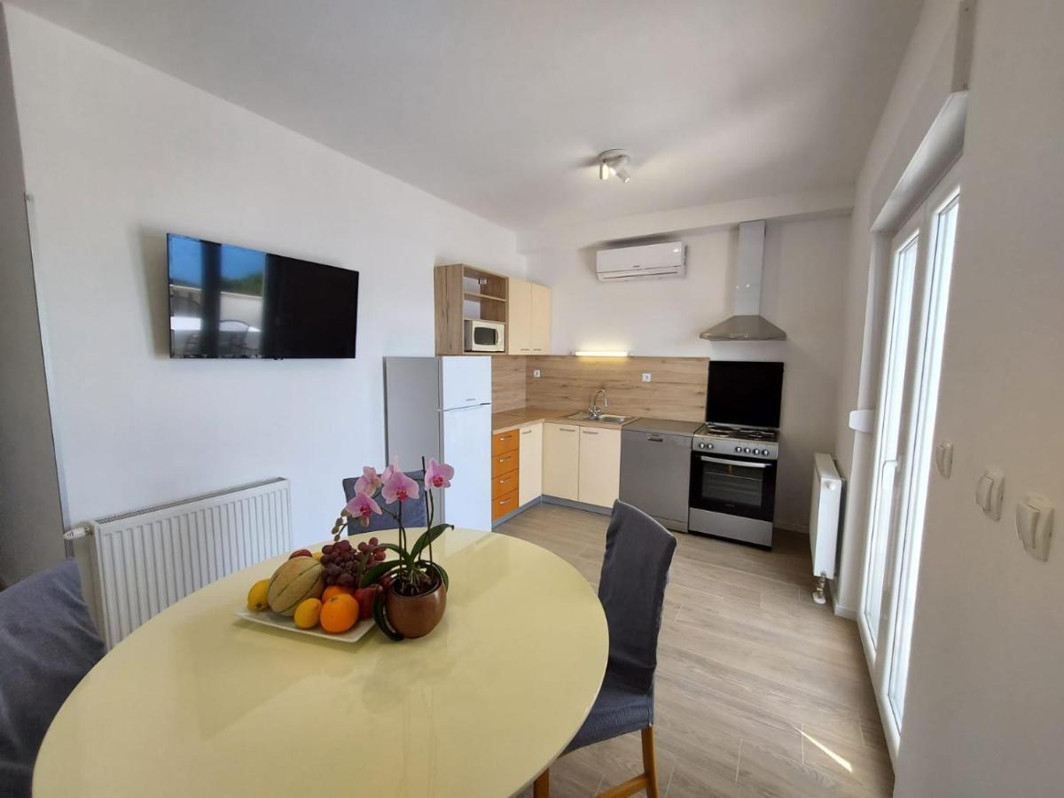 Apartmani Cvita Omiš Екстериор снимка