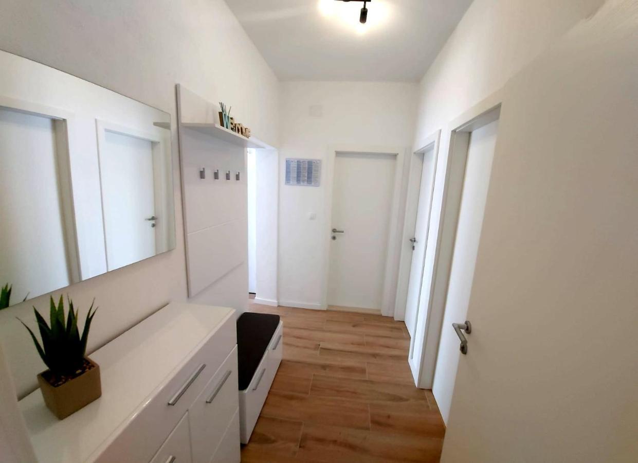 Apartmani Cvita Omiš Екстериор снимка